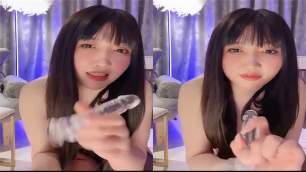 丝袜肥臀大奶御姐淫声荡语撩骚互动,假屌玩弄无毛骚逼…主播大秀